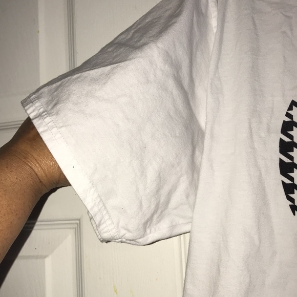 Women’s Heart Tee - Picture 3 of 6